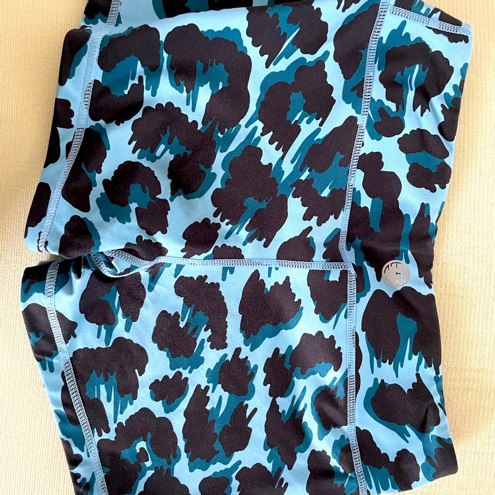 IAB wod shorts M